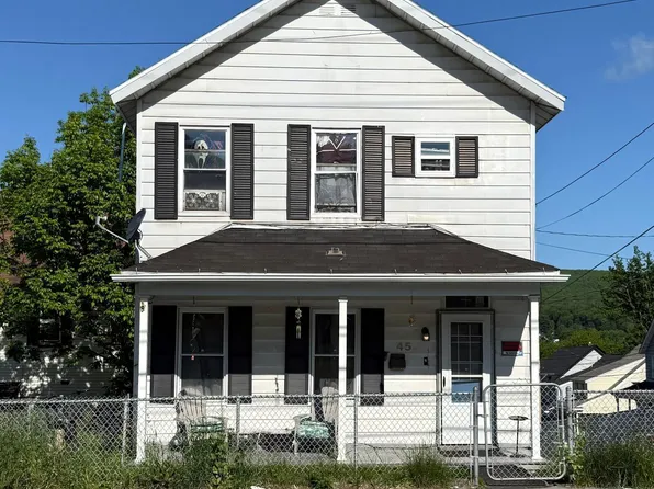45 Belmont St, Carbondale, PA 18407