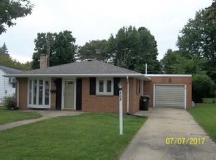 808 W 14th St, Sterling, IL 61081