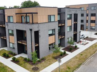 725 Sycamore St #410S, Columbus, IN 47201