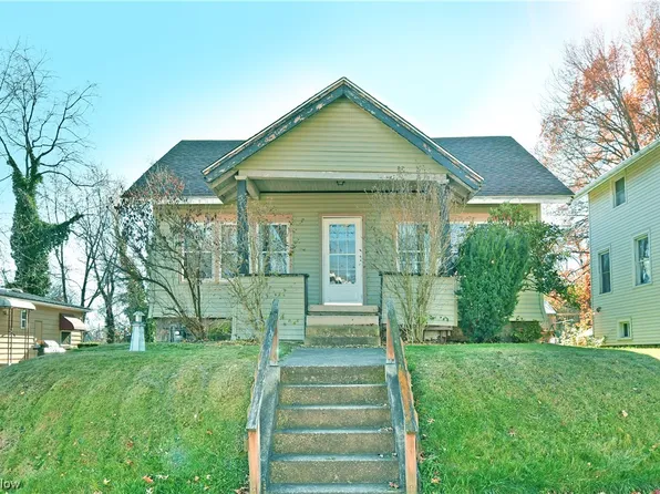 7762 Arthur St, Masury, OH 44438