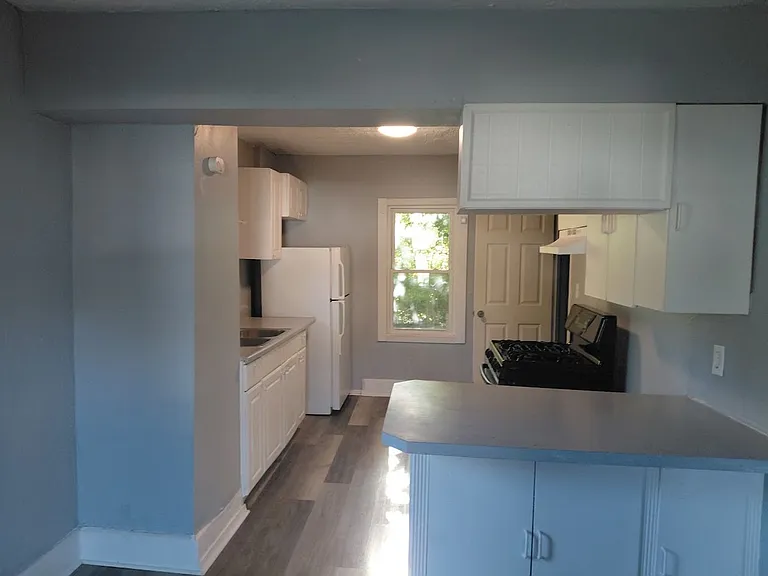 1400 Pondview Ave — Photo 4