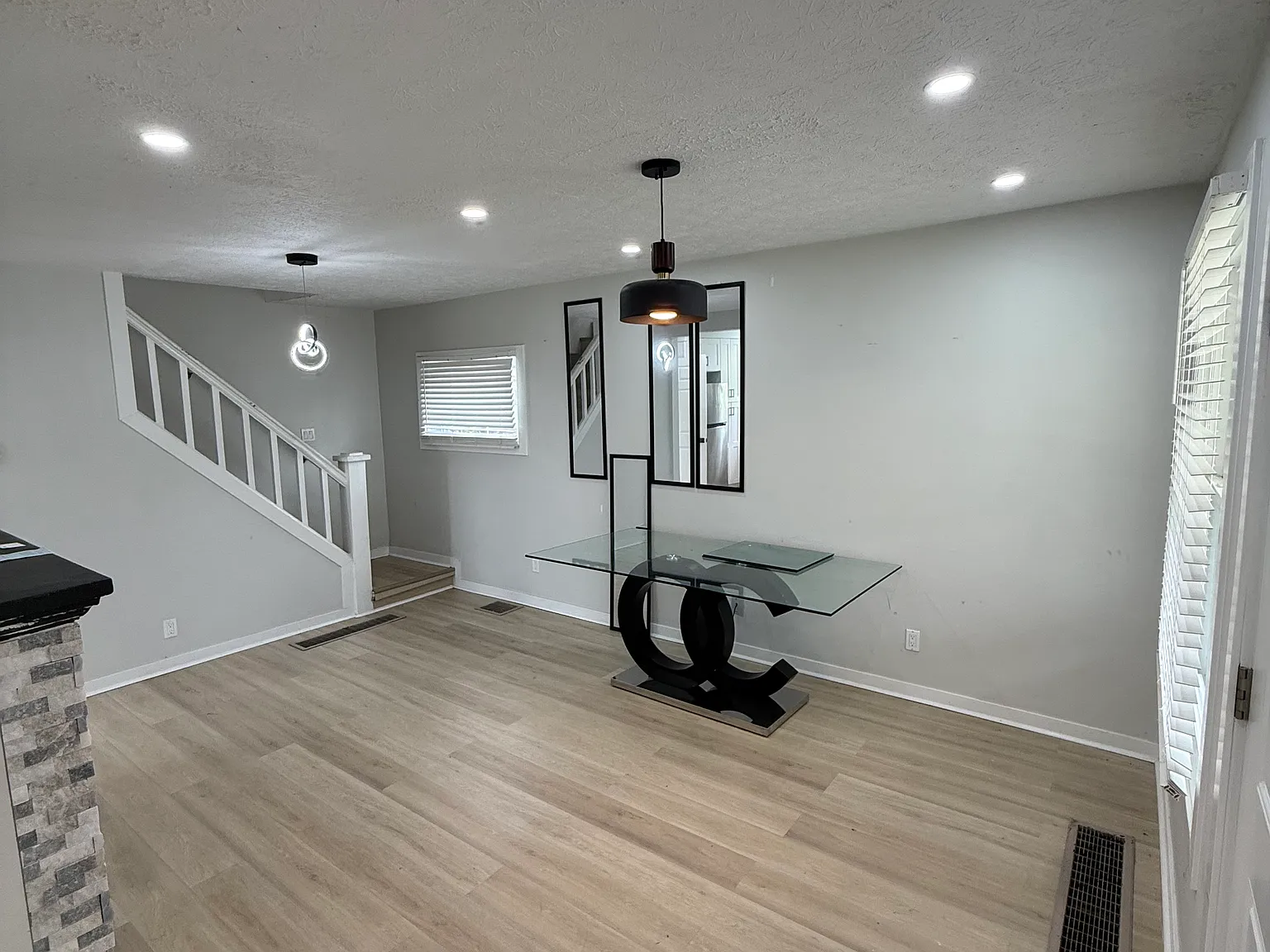 2 bed, 1120 sqft, $1,800 — Photo 3