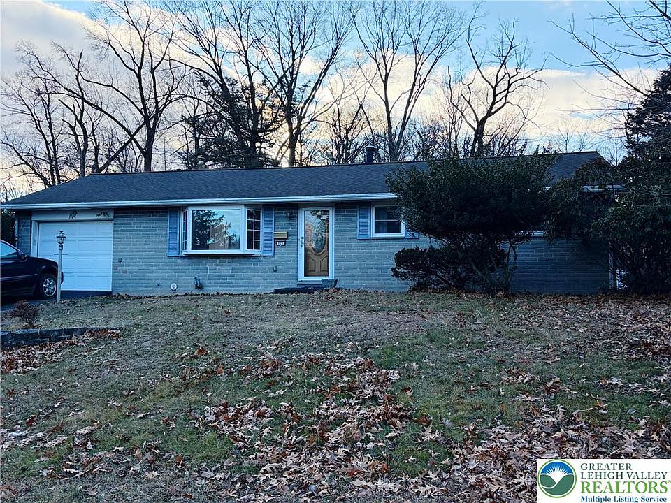 1st image of 826 Whittier Dr