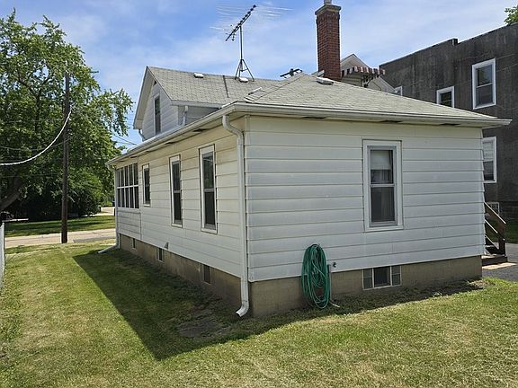 5th image of 627 N 11th St