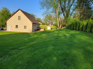 904 Valley Ave, McHenry, IL 60051