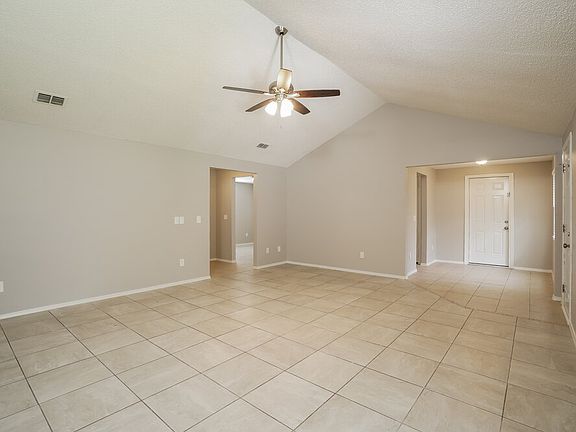 5th image of 2711 Pinewood Blvd N