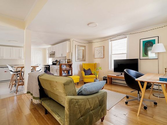 2nd image of 47 Dane St