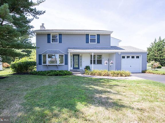 4th image of 1118 Clymer Rd
