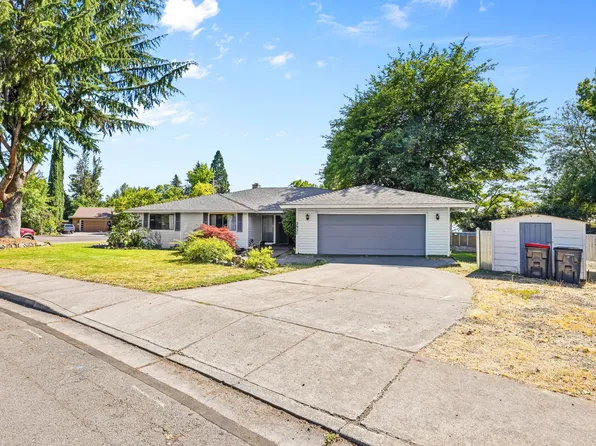 2951 Barclay Rd, Medford, OR 97504