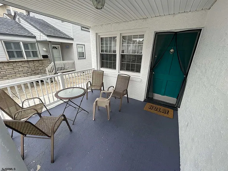 112 N Washington Ave #1 — Photo 5