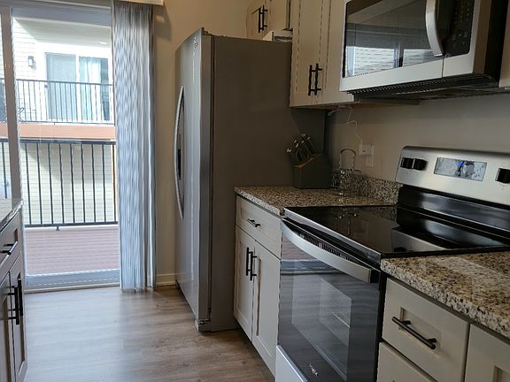 3rd image of 20872 South Ct