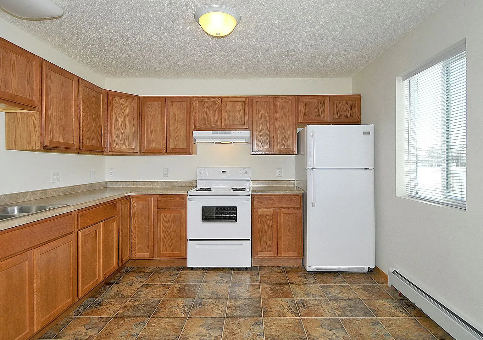Park Place Apartments 2 Bedroom - 1 Bath — Photo 3