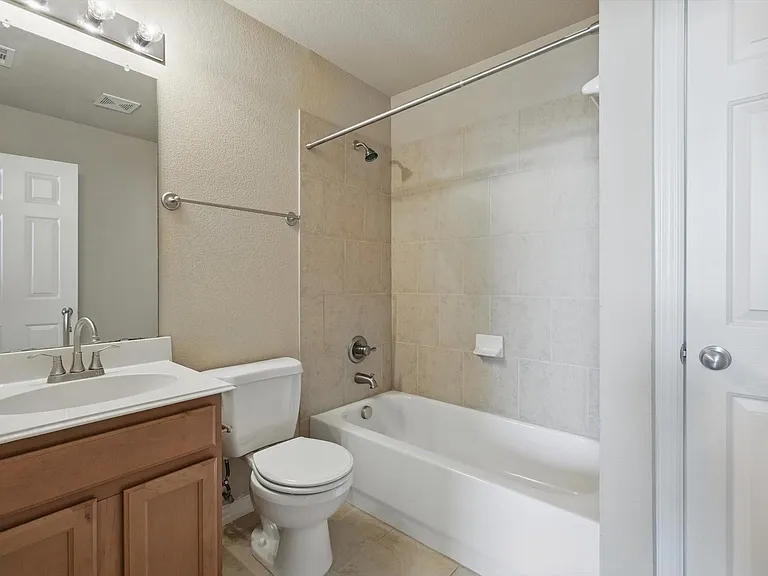 2nd upstairs guest bath.