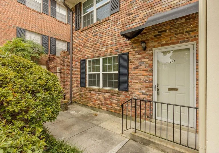 2846 Walton Way #10 — Photo 5