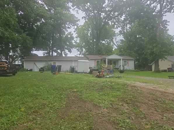 805 Lincoln St, Elsberry, MO 63343