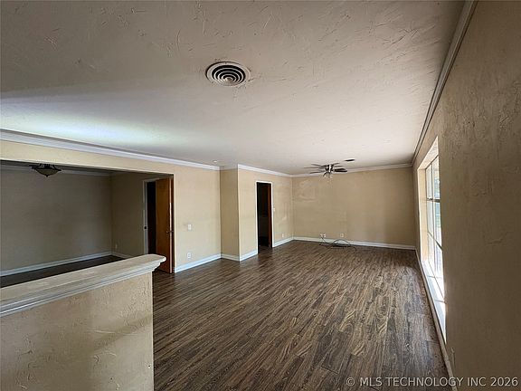 4th image of 1601 SE Madison Blvd