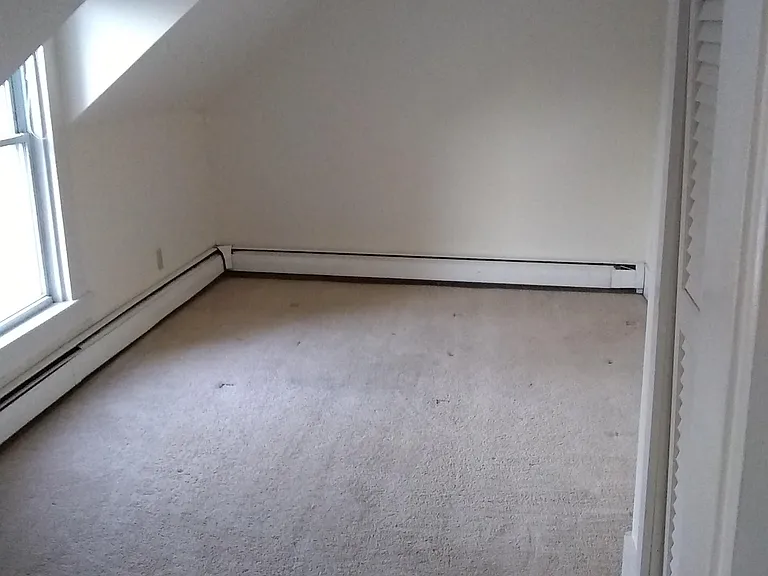 32 S Main St #4 — Photo 4