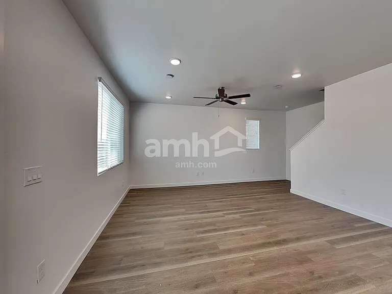 12627 W Flynn Ln — Photo 4