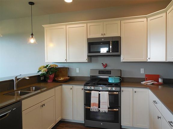2nd image of 3036 Lori Ln