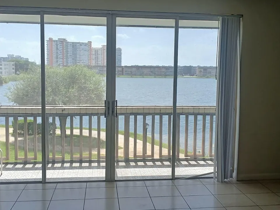 1591 NE Miami Gardens Dr #205