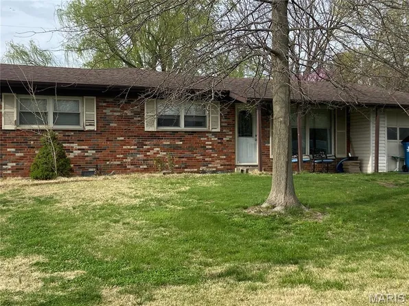 41 Mars Dr, Swansea, IL 62226