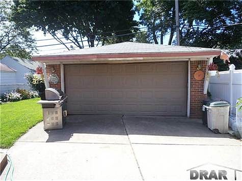 2nd image of 15415 Garfield Ave