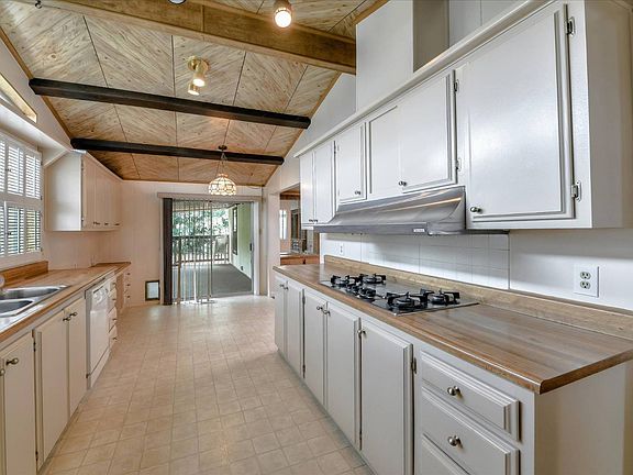 2nd image of 761 Villa Teresa Way