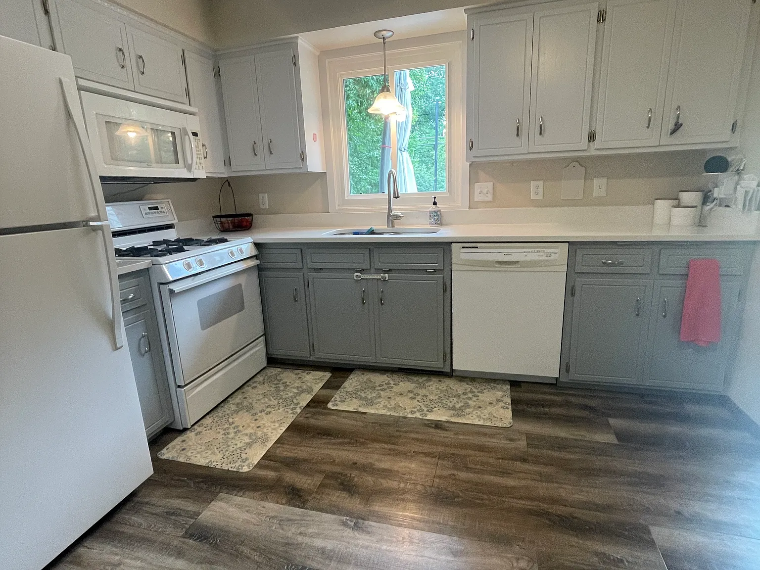 3 bed, 2000 sqft, $2,400 — Photo 2