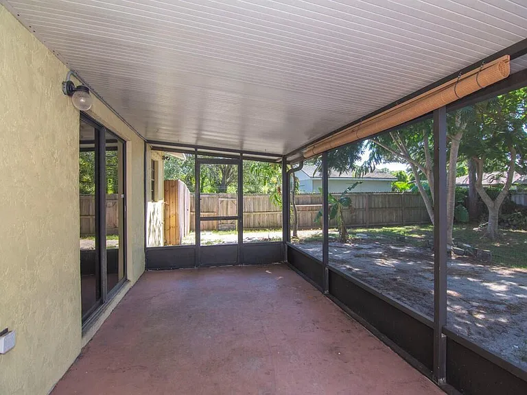 6113 Yucca Dr — Photo 22
