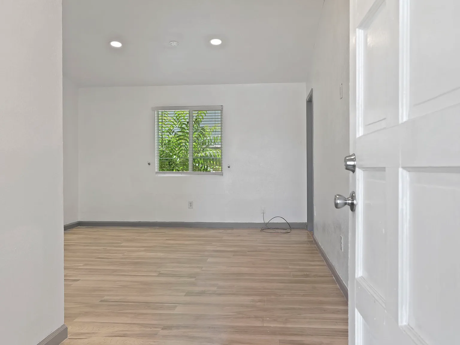 4 bed, 1600 sqft, $3,050 — Photo 3