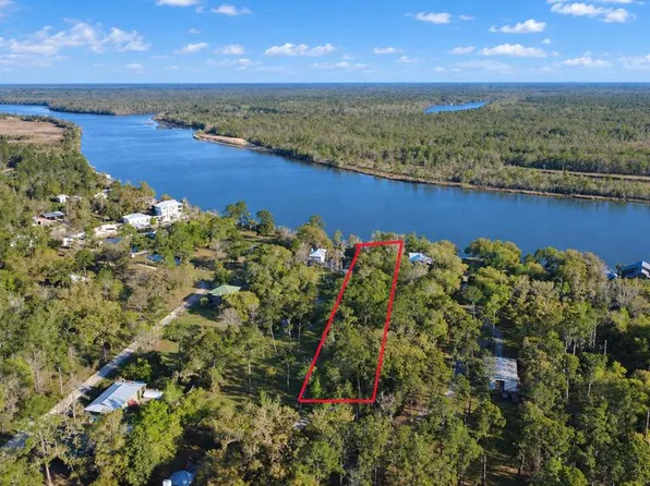 137 Cedar Oaks Ln, Apalachicola, FL 32320