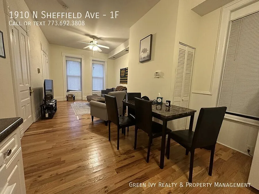 Building Photo - 1910 N Sheffield Ave #1F