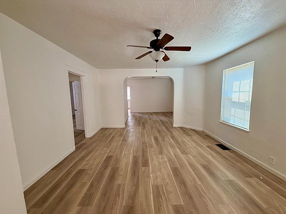 4th image of 2950 Rio Linda Blvd