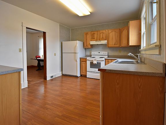 4th image of 808 Harding St