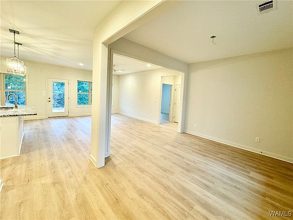 3rd image of 7401 Huntland Ln