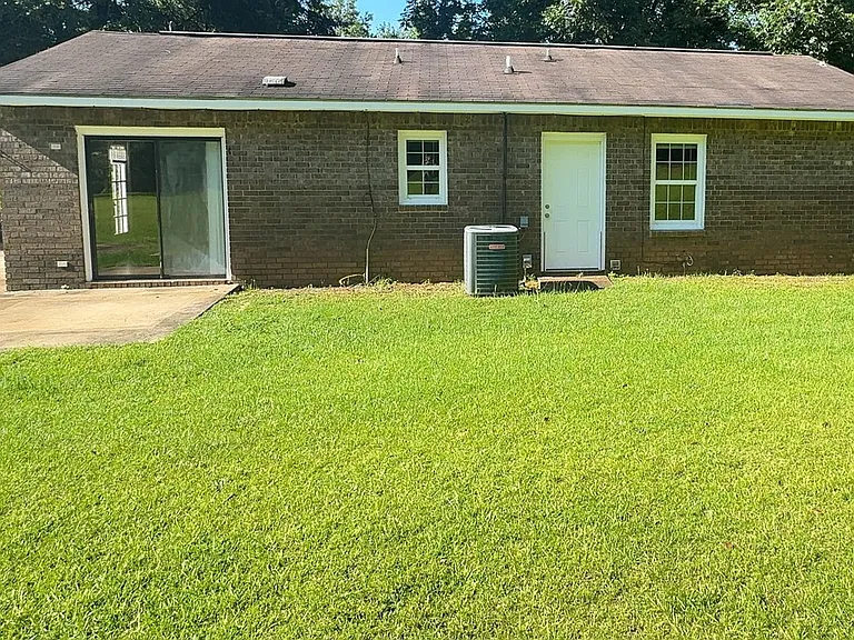 738 Waldroup Rd — Photo 2