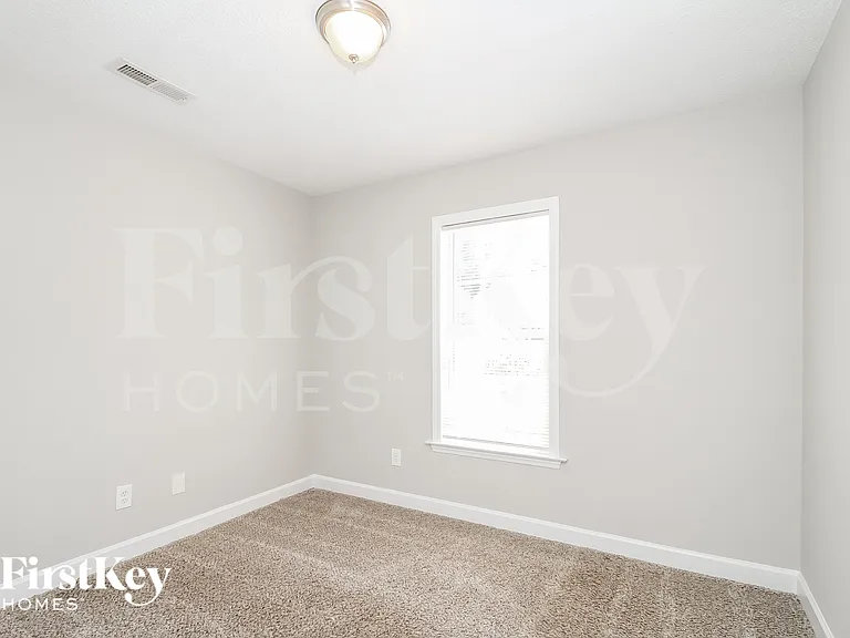 1800 Holly Crescent Ln — Photo 11