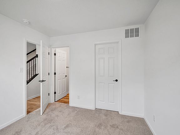 3rd image of 4498 Yellowwood Ave