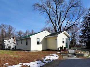 588 Mills Point Rd, Colchester, VT 05446