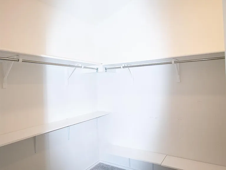 2105 Ebony Dove St — Photo 16