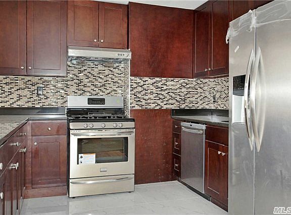 5th image of 13338 Sanford Ave #21D