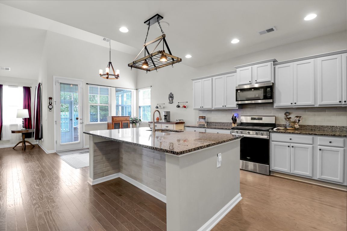 next background image