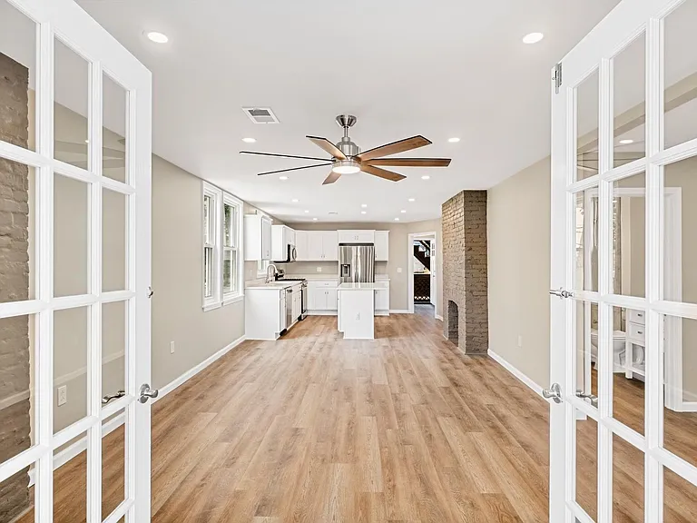 81 N Euclid Ave #2 — Photo 3
