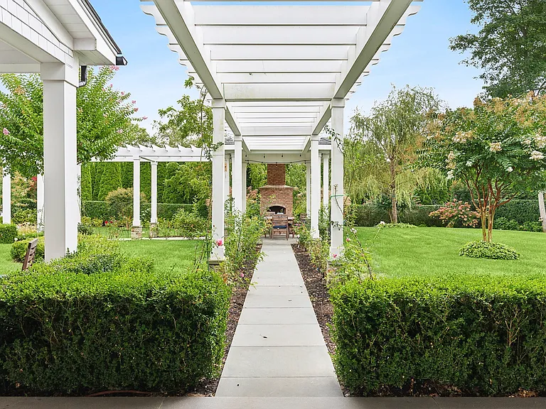 83 Bridgehampton Sag Hbr — Photo 6