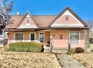 235 Dexter St, Clay Center, KS 67432
