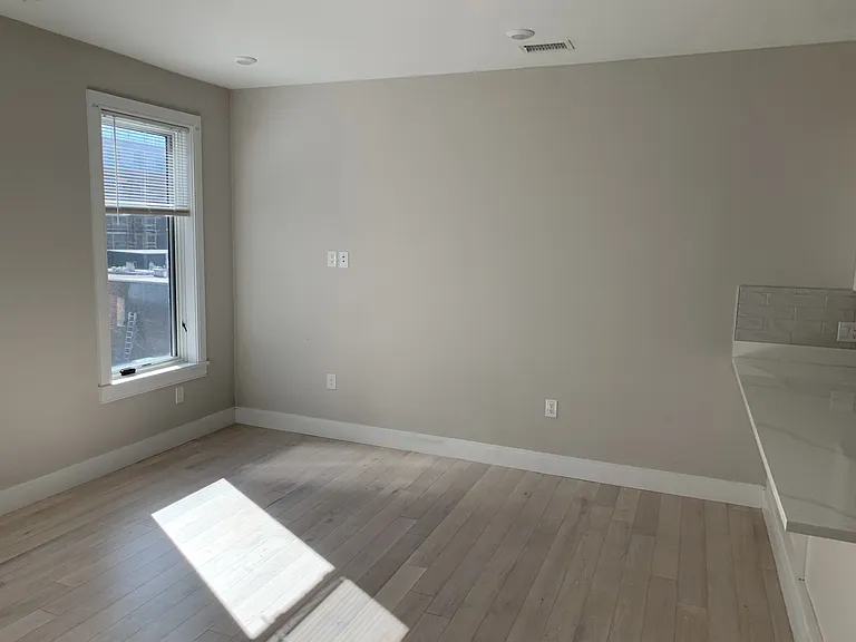 197 Green St #306 — Photo 5