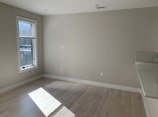 197 Green St #306B, Jamaica Plain, MA 02130