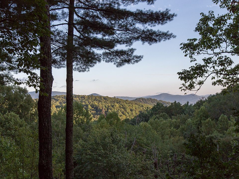 2nd image of 550 Creekside Road