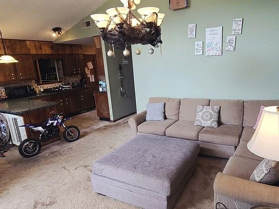 2nd image of 661 Long St