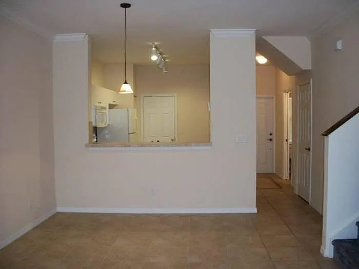 Livingroom to entry
